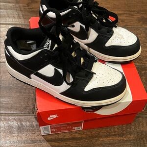Youth Size 2 Nike Classic Black and White Low-Tops